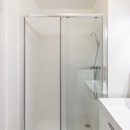 Leo Apartment - Ac & Free Parking Bratislava Exterior photo