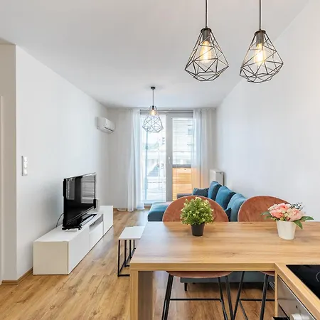 Leo Apartment - Ac & Free Parking Bratislava Exterior photo
