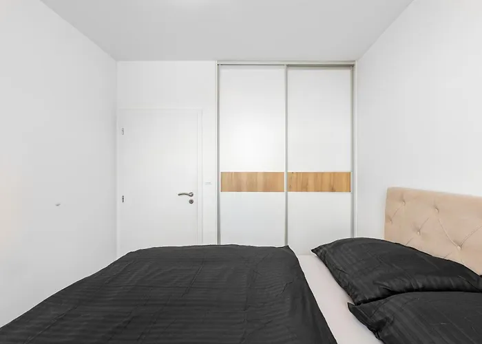 Leo Apartment - Ac & Free Parking