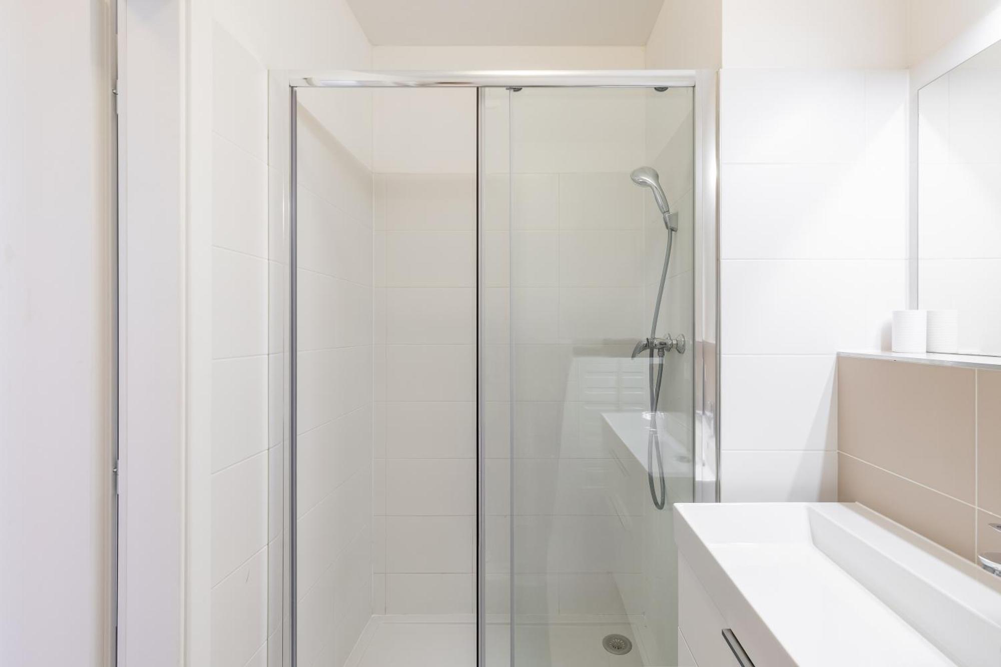 Apartment Leo - Ac & Free Parking Bratislava